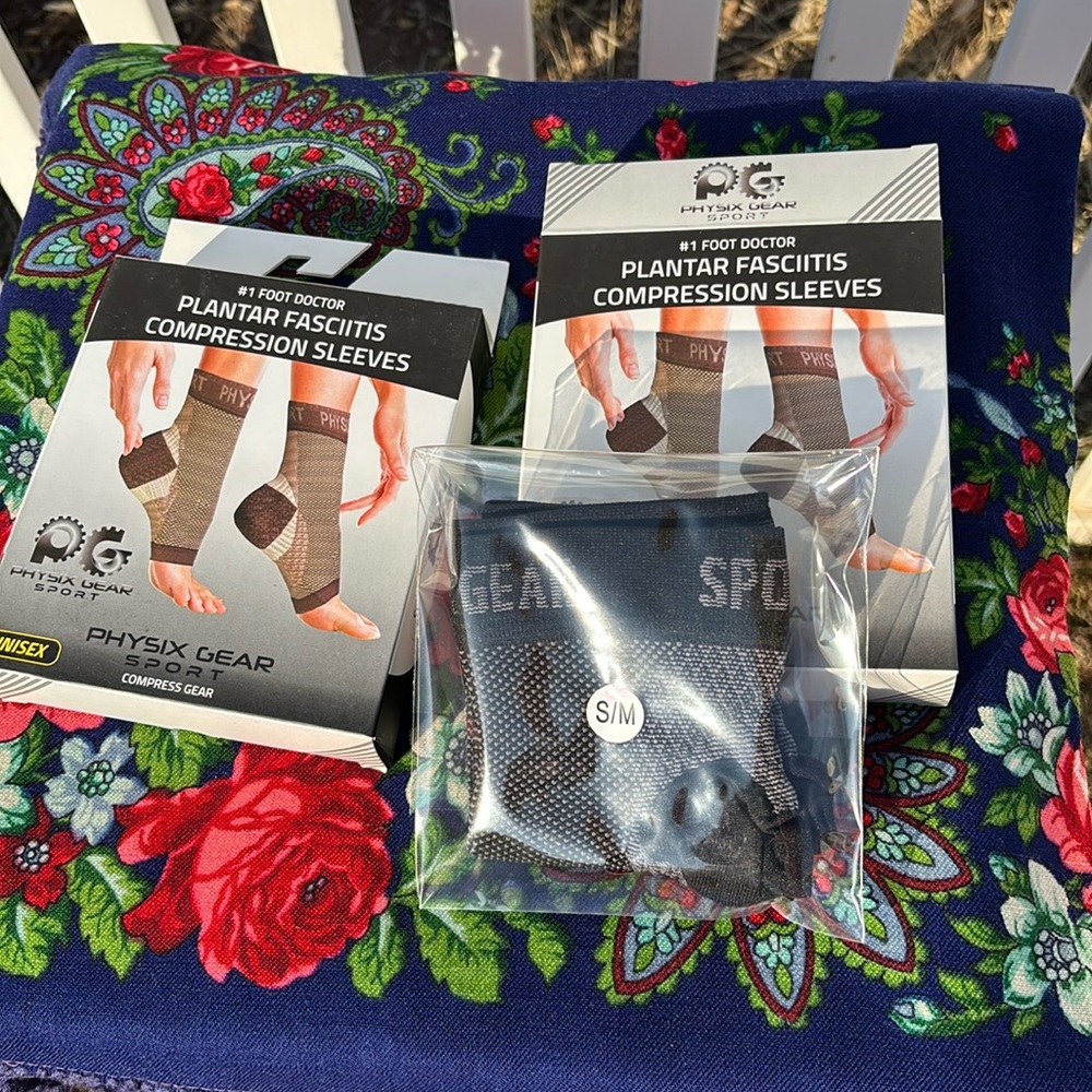 Physix Gear Plantar Fasciitis Compression Sleeves, You Get 2 Pair NIB Size S